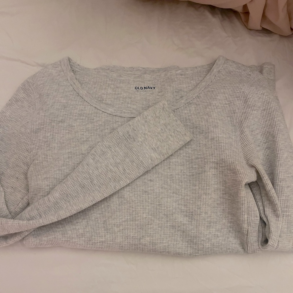 GRAY LONG SLEEVE